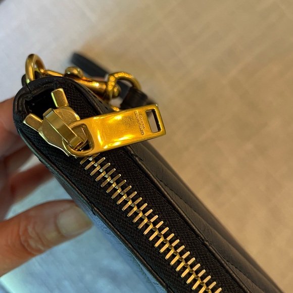 * SOLD* AUTHENTIC SAINT LAURENT YSL CASSANDRE POUCH IN QUILTED LEATHER - Picture 5 of 13